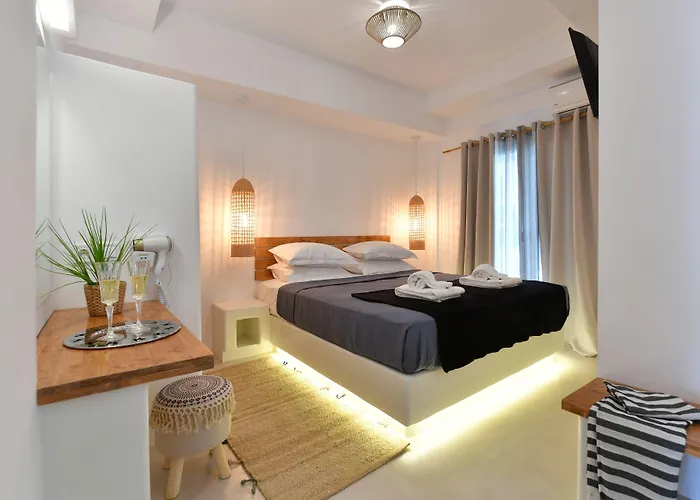 Ammos Luxury Rooms & Home